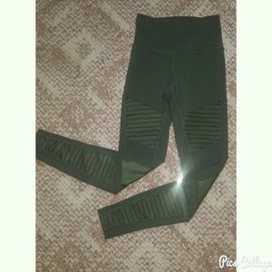 ALO Yoga Pants - Alo Moto green yoga leggings xs ALO Yoga Pants - Alo Moto green yoga leggings xs